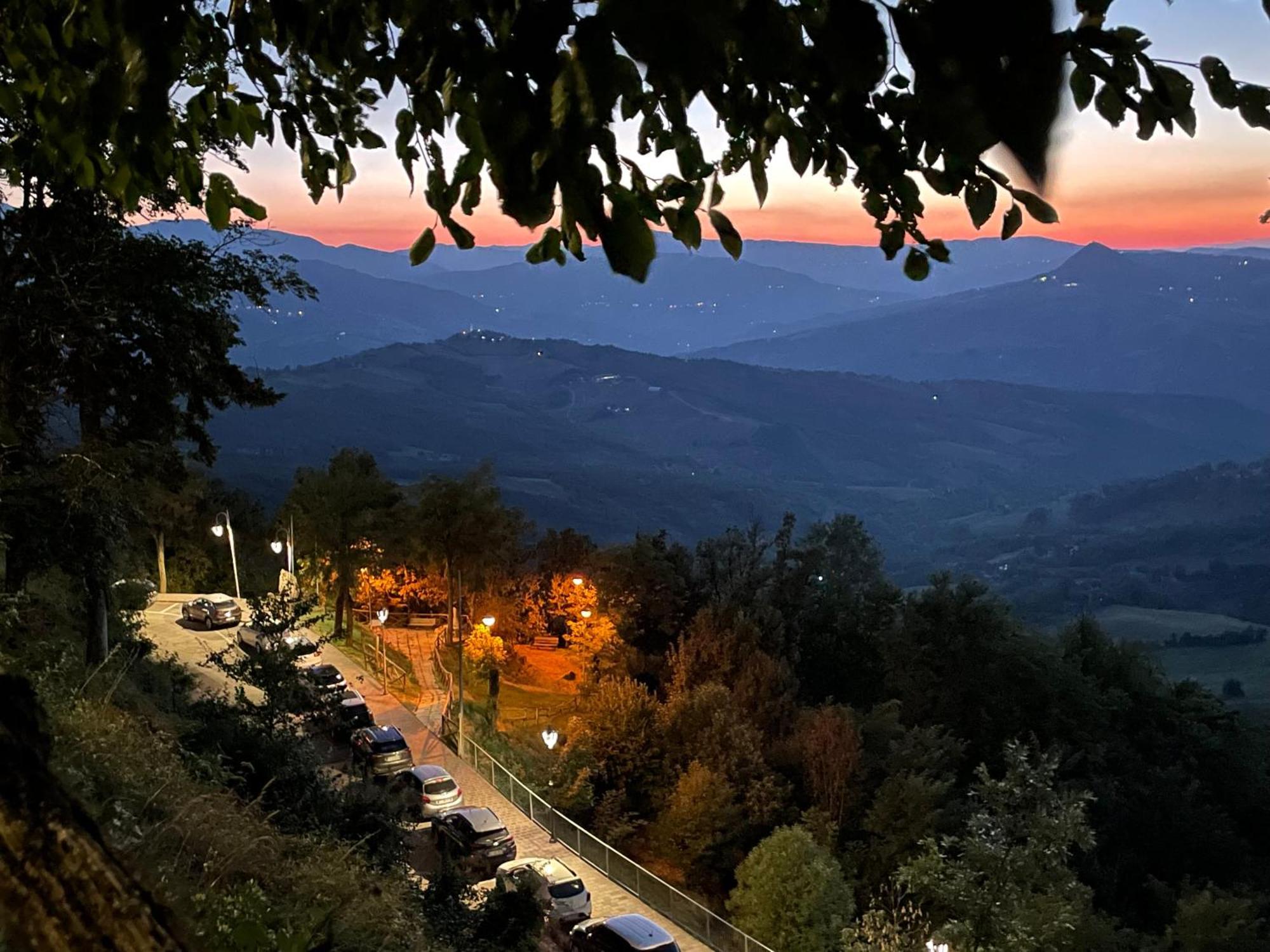 Novecento Luxury&Spa Residence 4 Stelle Montese Exterior photo